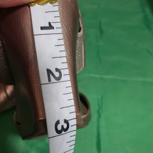 Karen Scott Parisa Rose Gold Wedge Sandals Sz 7M - Picture 13 of 14